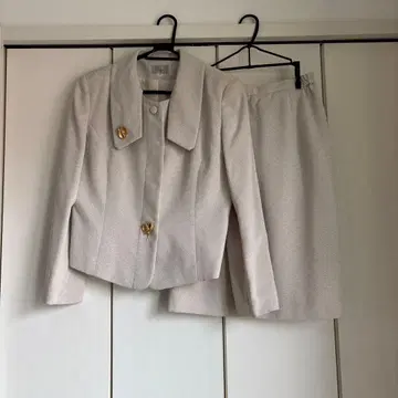 아이보리 자켓 스커트 세트