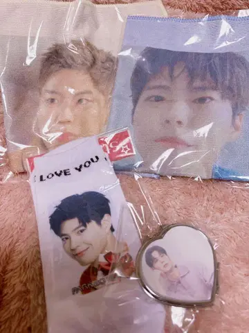 박보검 핸드 타월 거울 양말 세트 총 4점
