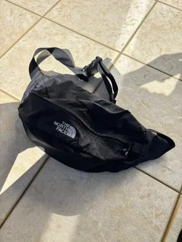 THE NORTH FACE 바디백 블랙