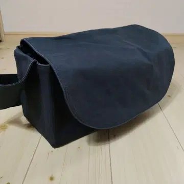 ateliersPENELOPE 딜리버리 백 S 네이비