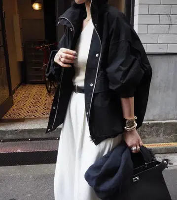ETRE TOKYO 볼륨 슬리브 숏 블루종 블랙 M 사이즈