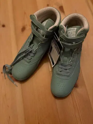 리복 페이스 포워드 하이컷 스니커즈 민트 그린