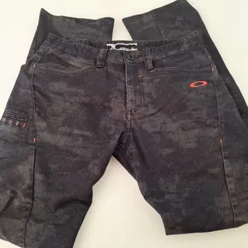 Oakley 카모플라쥬 블랙 팬츠
