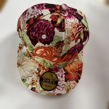 DOPE 플라워 패턴 스냅백 캡