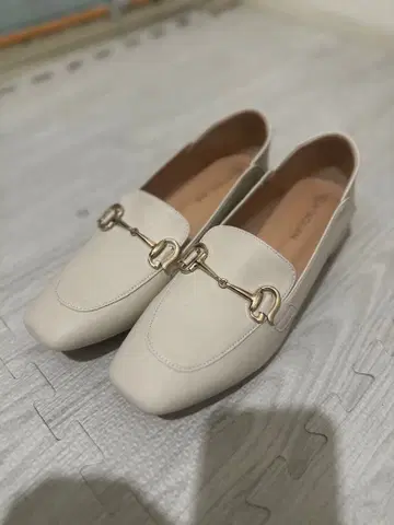 아이보리 로퍼 40 사이즈
