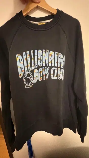 bbc 맨투맨 M 사이즈