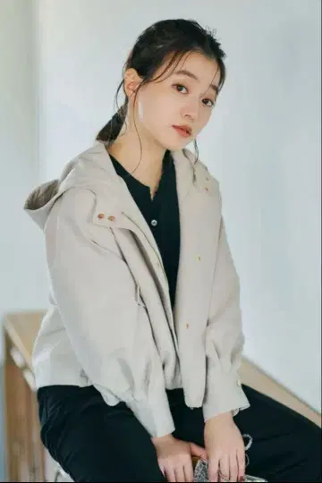 COHINA 사이드 슬릿 마운틴 후드티 원사이즈 라이트 베이지