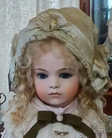 앤티크 실크 리본 포함 인형 보닛