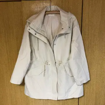 H&M 화이트 후드 부착 자켓 US L