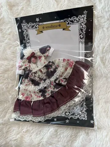 10. 핸드메이드 작가님 22cm 리카짱 사이즈 인형 의류