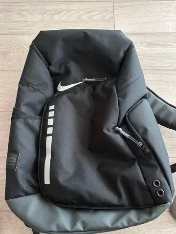 Nike 블랙 백팩