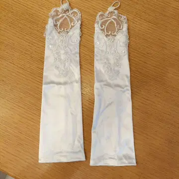 [ 새상품급 ] 화이트 새틴 웨딩 그로브
