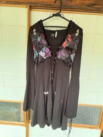 오즈온 OZZ ONESTE 원피스 차이나 후드 원피스