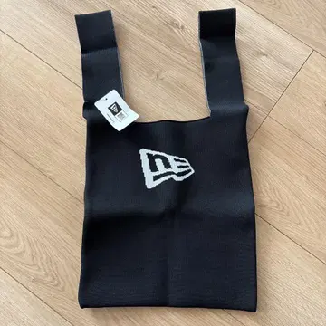 New Era 블랙 토트백