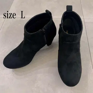 새상품급 스웨이드 숏부츠 지퍼 달린 블랙 L