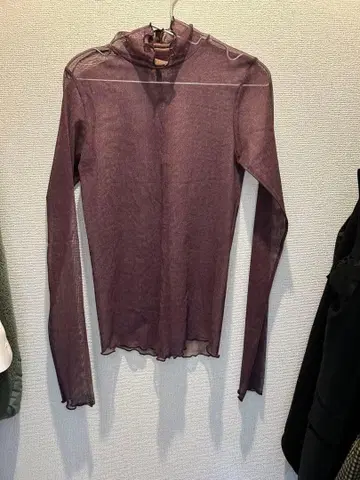 퍼플 하이넥 긴팔 상의