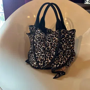 Medelu 핸드백