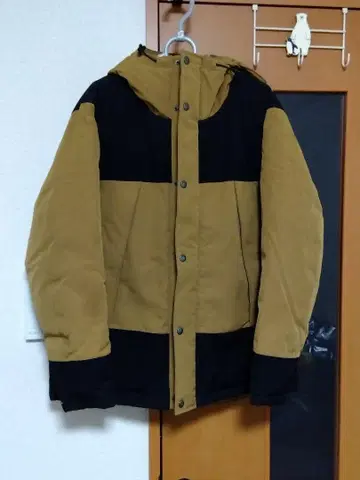 coen 다운 자켓 M 사이즈 브라운 블랙