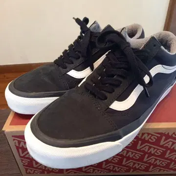 VANS 올드스쿨 스니커즈 블랙/화이트