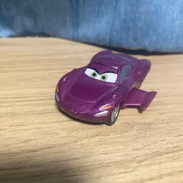 토미카 카즈 홀리 시프트웰