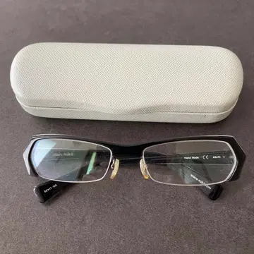 알란 미클리 블랙 안경 케이스 포함