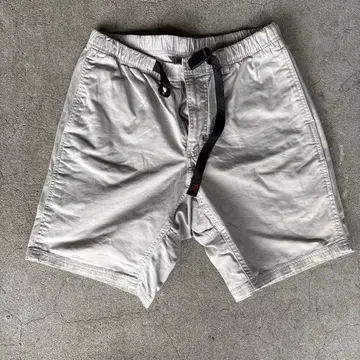 그라나치 L 베이지 숏팬츠