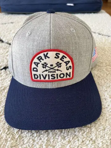 DARK SEAS DIVISION 브리니 6 패널 야구 모자