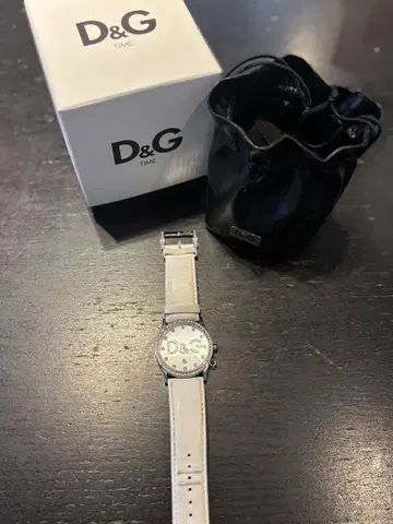 D&G 화이트 가죽 시계