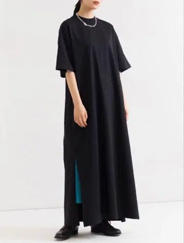 하이크 HYKE T셔츠 슬릿 롱 원피스 블랙 블랙 컬러 일본제 면