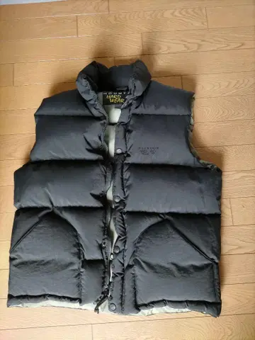 MOUNTAIN HARD WEAR 다운 베스트 M 사이즈 블랙
