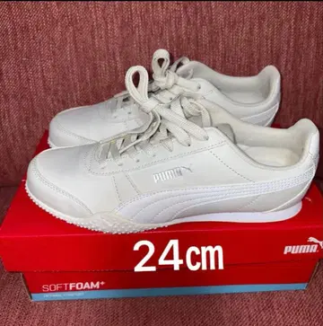 PUMA 화이트 스니커즈 24cm
