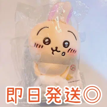 치이카와 (먼작귀) 중국 상하이 데스크탑에서 지켜보는 봉제 인형 토끼