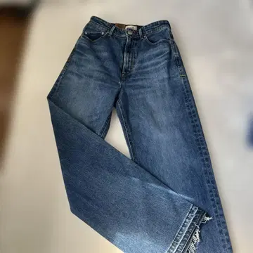 YANUK LEA26