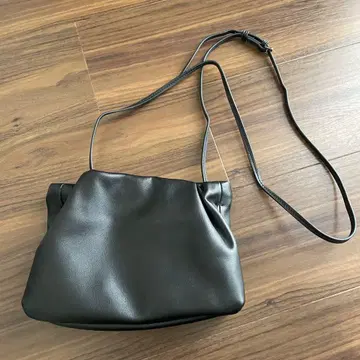 amont calfskin pouch bag