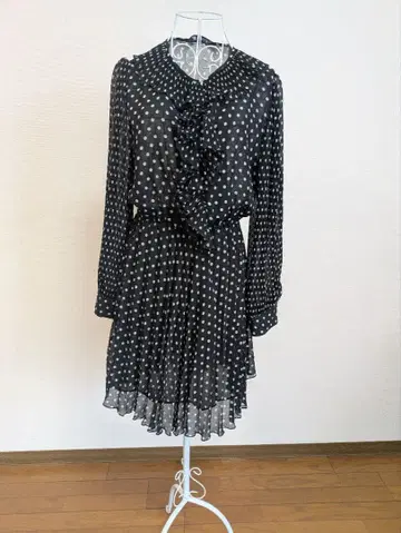 Zara 프릴 장식 블랙 화이트 도트 시스루 원피스