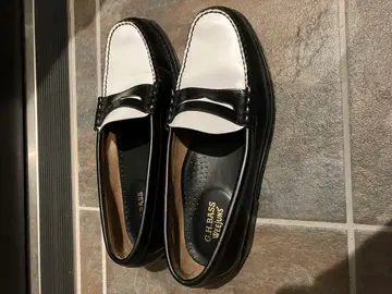 G.H. Bass Weejuns 로퍼 블랙/화이트