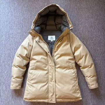 [ 가격 인하 중 ] PYRENEX 여성용 다운 자켓 베이지 퍼 없음