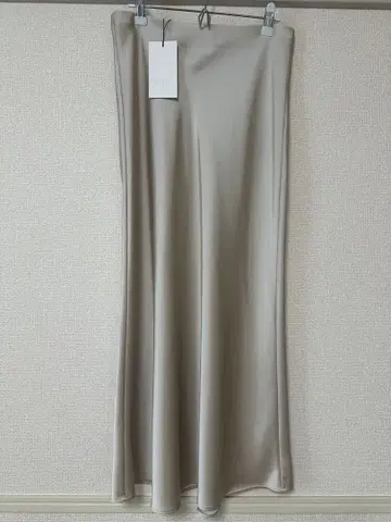 ZARA 베이지 새틴 스커트