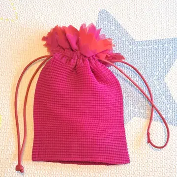 ISSEI MIYAKE 텍스처 원단의 핑크 드로우 스트링 파우치 복조리