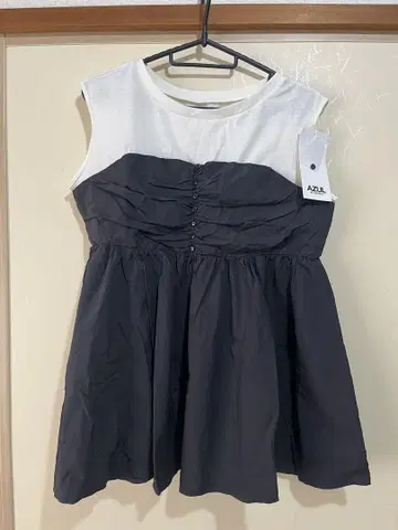 AZUL BY MOUSSY 슬리브리스 페플럼 상의