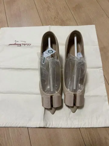 [ 새상품급 ] 페라가모 신발 펌프스