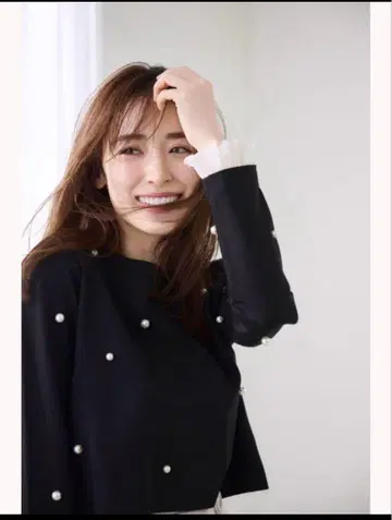 아푸와이저 리셰/소매 프릴 펄 티셔츠