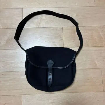Billingham 블랙 숄더백