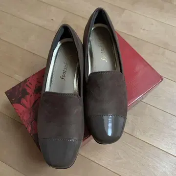 풋 스키 브라운 펌프스 22.5cm