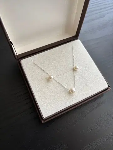 진주 실버 목걸이 3개의 진주 포함