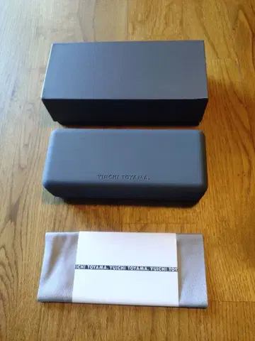 YUICHI TOYAMA 안경 케이스 그레이