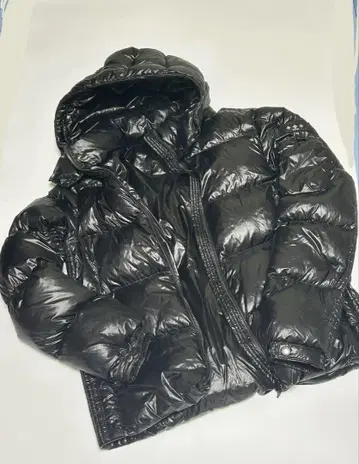 TATRAS 블랙 다운 자켓 후드 부착