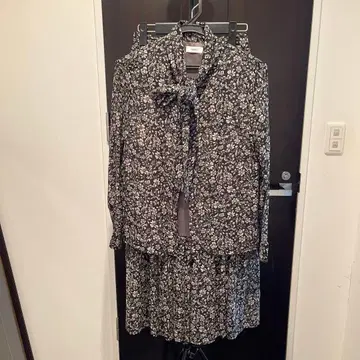 OBLI 꽃무늬 블라우스 맥시 스커트 셋업