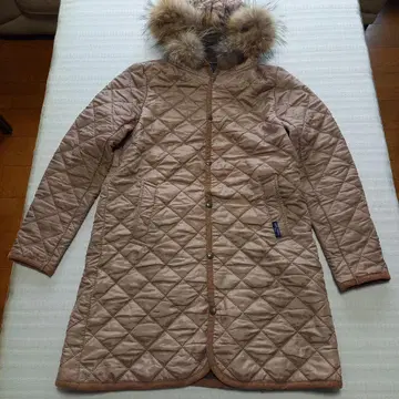 THE SMOCK SHOP 베이지 퀼팅 코트 M 사이즈