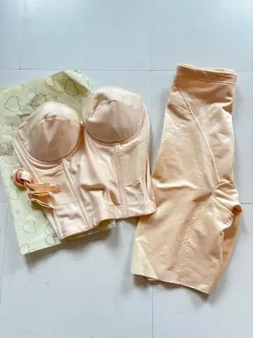 포씨스앤컴퍼니 브라이덜 이너 세트 V컷